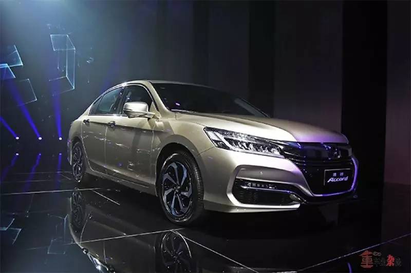 《权力的游戏》回归，盘点“铁王座”