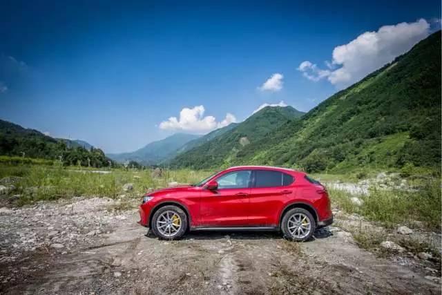 阿尔法Stelvio：跟ABB没有跑在一条道上