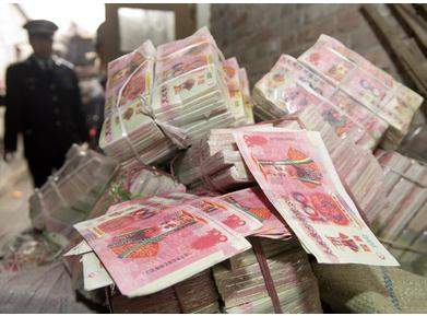 男子偷140吨冥币 因嫌工作赚钱少,卖冥币来钱快