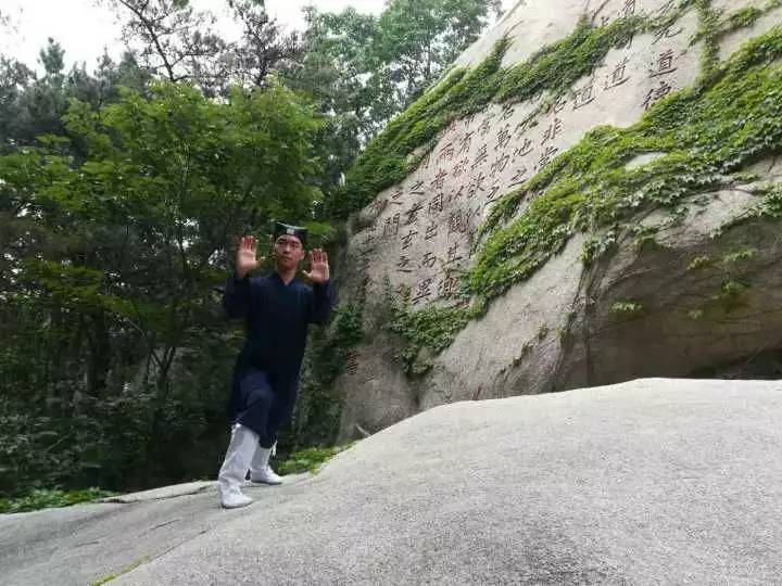 600多年历史的崂山道教玄真内家拳,一招一式行云流水,有兴趣的可现场切磋!|玄真|崂山|内家拳_新浪新闻