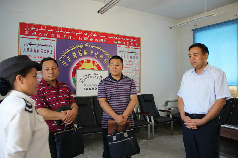 墨玉县委书记张冠军前往英也尔调研指导工作