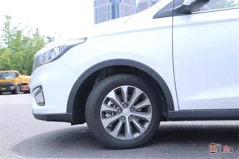 凭什么说凌轩好看、好开，还有黑科技？