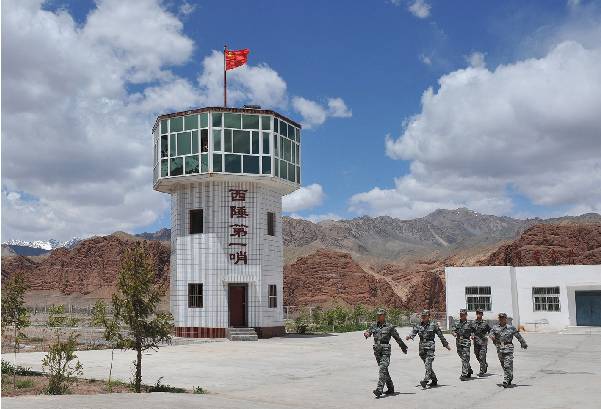 省抚远市黑瞎子岛上的,是祖国陆地最东端的连队,被称作"东极哨所"