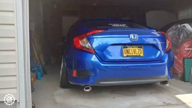 这辆10代思域居然用绞牙实现了低趴，真想给它一条减速带呀！