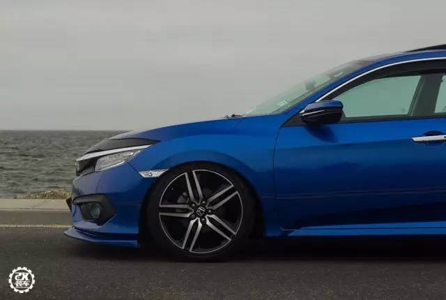 这辆10代思域居然用绞牙实现了低趴，真想给它一条减速带呀！