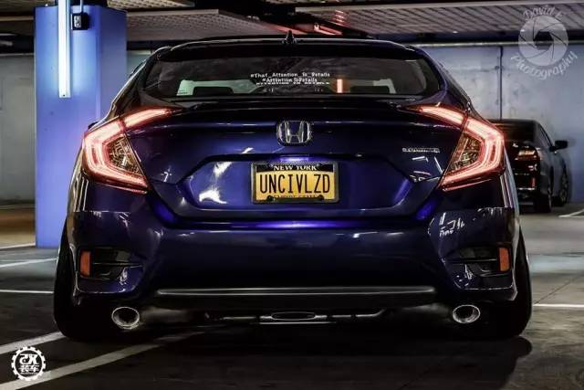 这辆10代思域居然用绞牙实现了低趴，真想给它一条减速带呀！