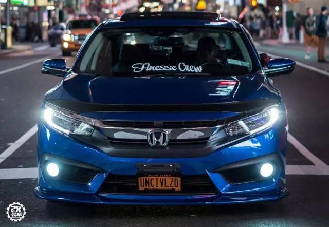 这辆10代思域居然用绞牙实现了低趴，真想给它一条减速带呀！