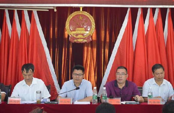 丰都县龙河镇:孙科同志当选镇人民政府镇长