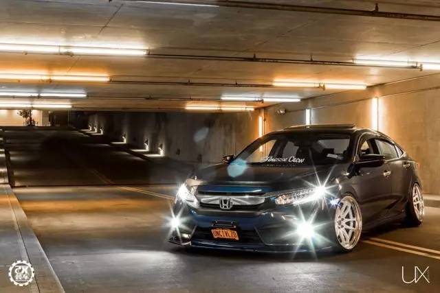 这辆10代思域居然用绞牙实现了低趴，真想给它一条减速带呀！