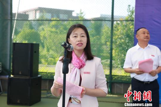 全国近200所高校运动员昆明决战网球赛_手机新浪网