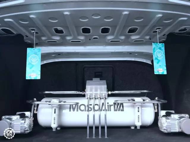 这辆大众CC终于改成他喜欢的样子！