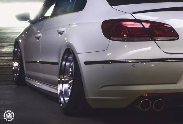 这辆大众CC终于改成他喜欢的样子！