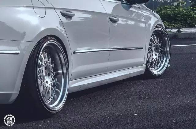 这辆大众CC终于改成他喜欢的样子！