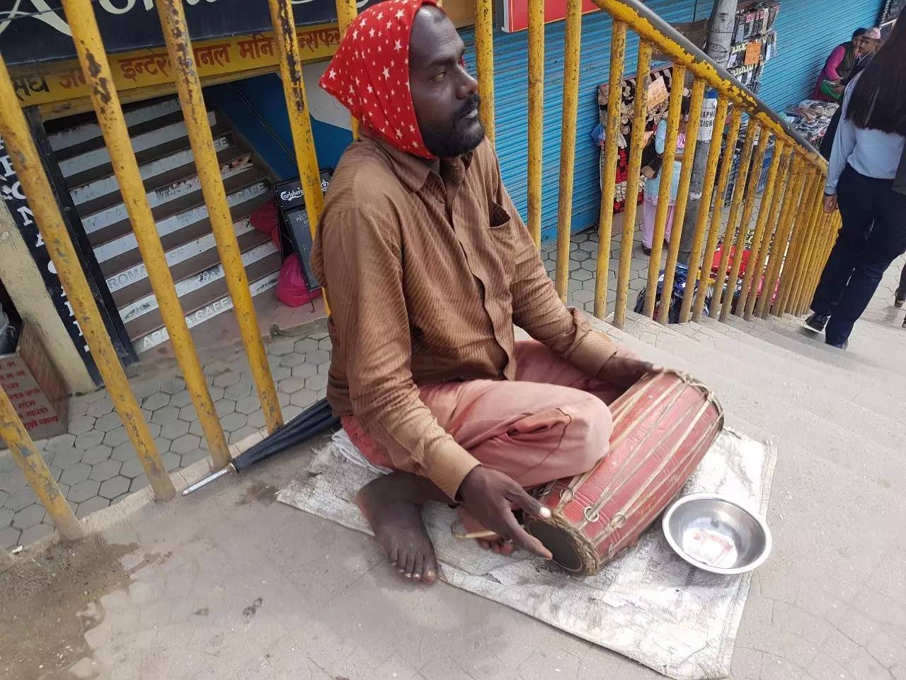 驻外手账假如乞丐欺骗了你在加德满都遭遇乞讨