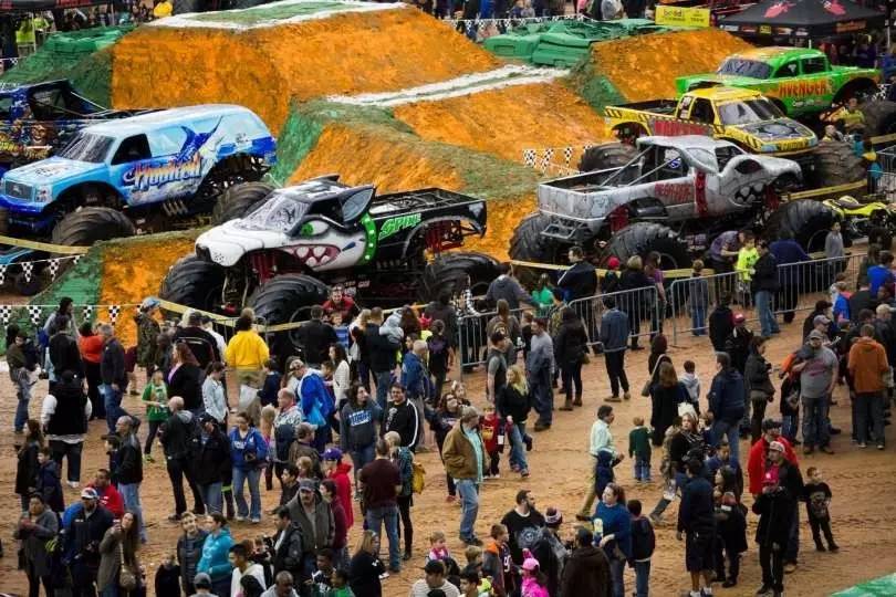 全国独家！开一台1500马力的超级怪兽简直爽爆了！