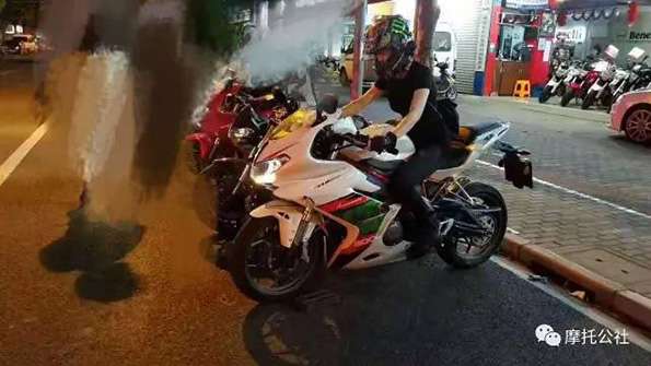 25岁机车界"妖精女王"夜间疾驰命陨上海!