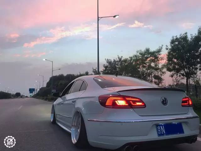 这辆大众CC终于改成他喜欢的样子！