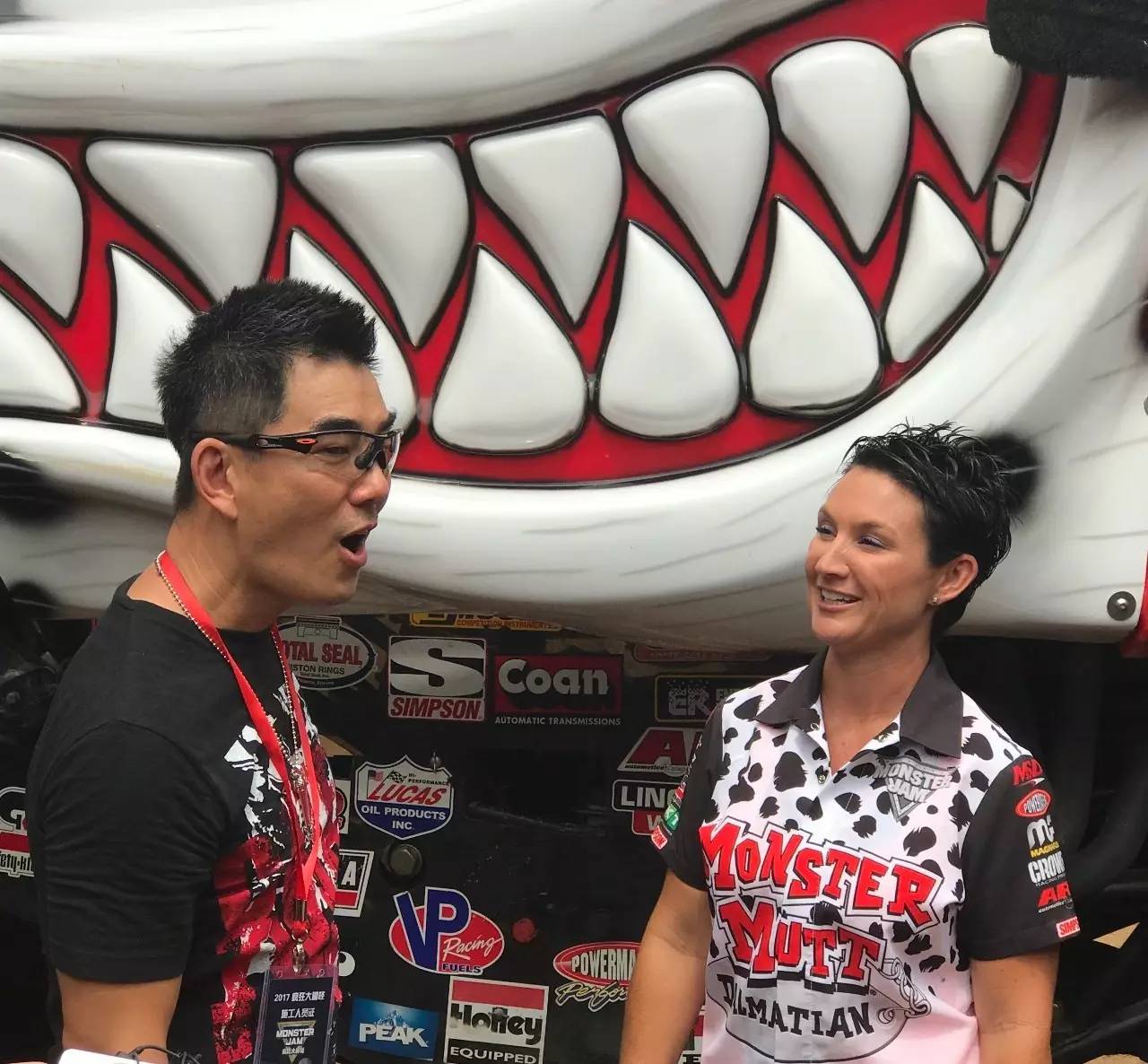 全国独家！开一台1500马力的超级怪兽简直爽爆了！