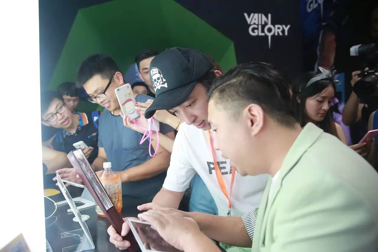 取消车模和showgirl 车展和ChinaJoy谁急？