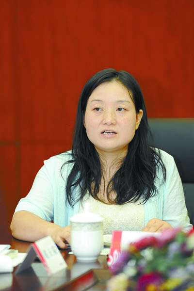 扶贫攻坚的时代典型——《名誉村长王新法》作品研讨会发言摘登