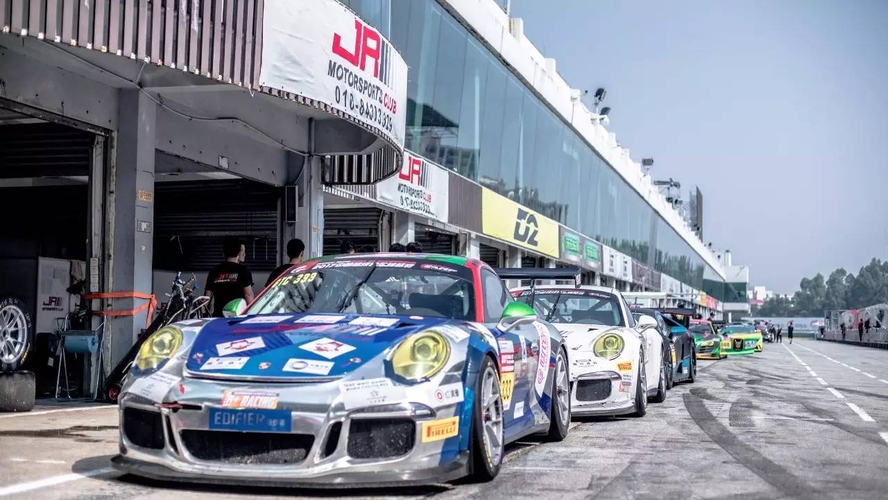 奥迪大战保时捷，谁在高温的珠海能称雄？