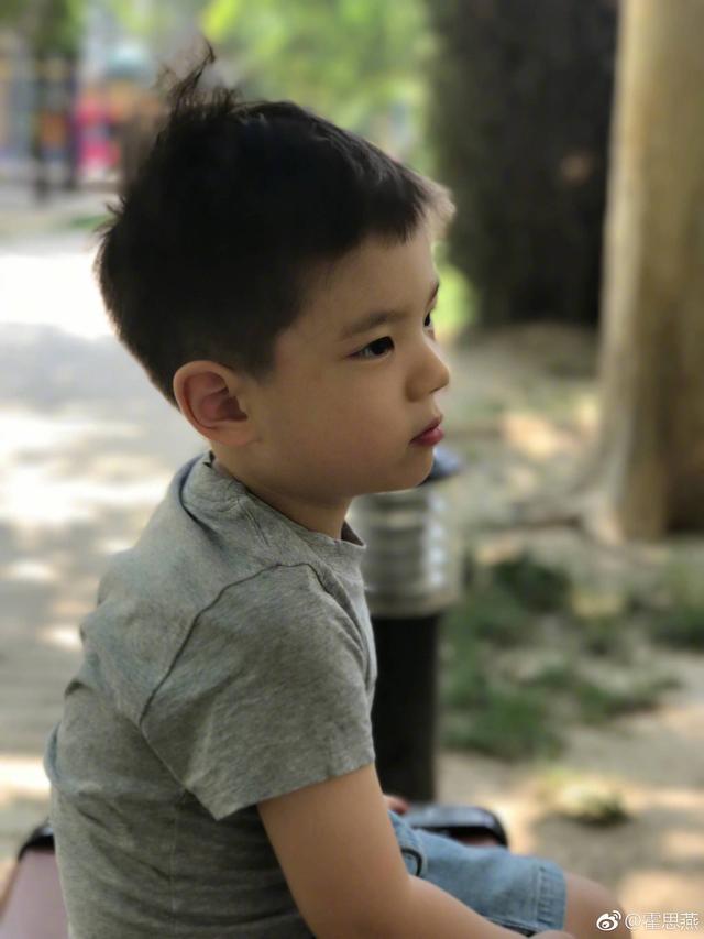 "喜欢脱裤子"的嗯哼一下变"小熟男",只是这狗啃刘海,歪门牙咋回事?