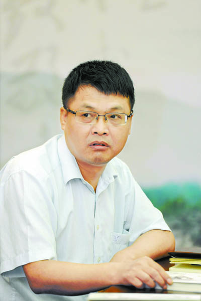 扶贫攻坚的时代典型名誉村长王新法作品研讨会发言摘登