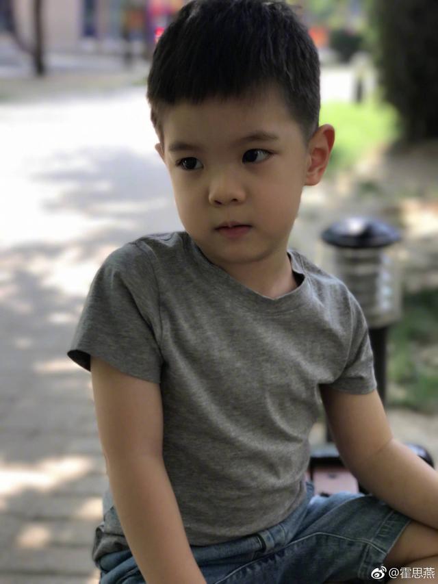 "喜欢脱裤子"的嗯哼一下变"小熟男",只是这狗啃刘海,歪门牙咋回事?