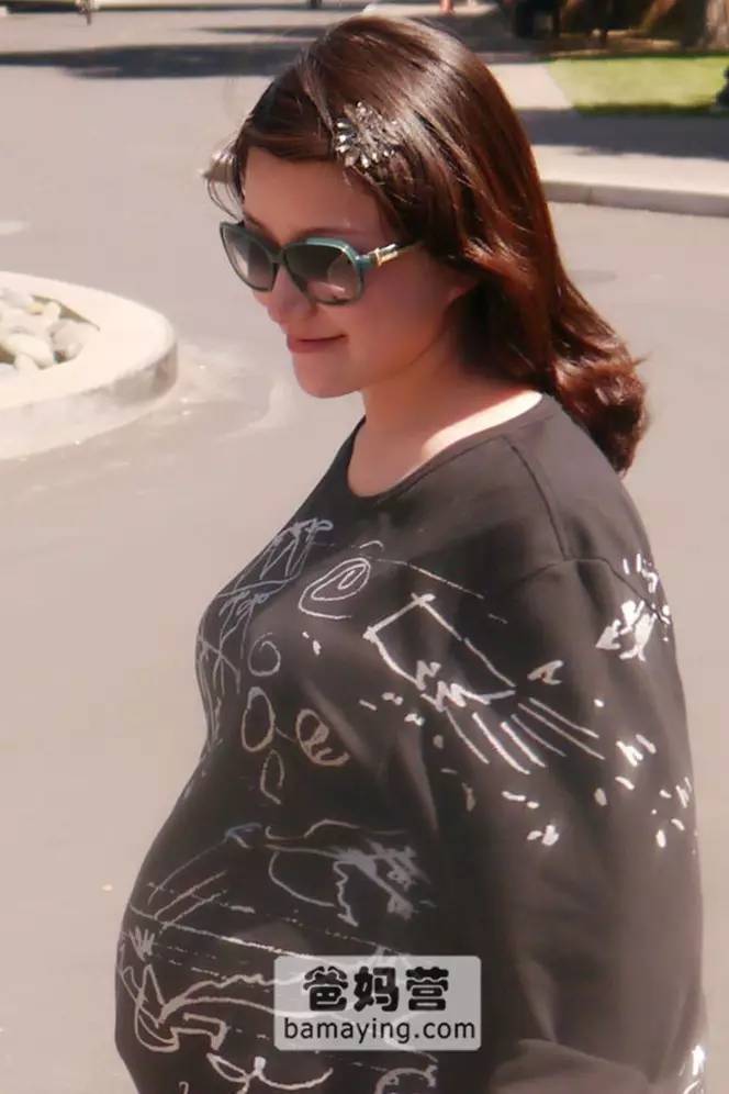 35岁二胎生完8斤8两小胖妞她用了半年瘦了30斤