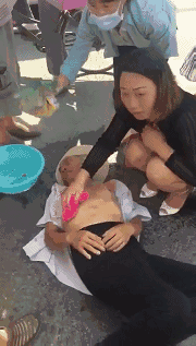 人都被热晕了，车子会被晒坏吗？