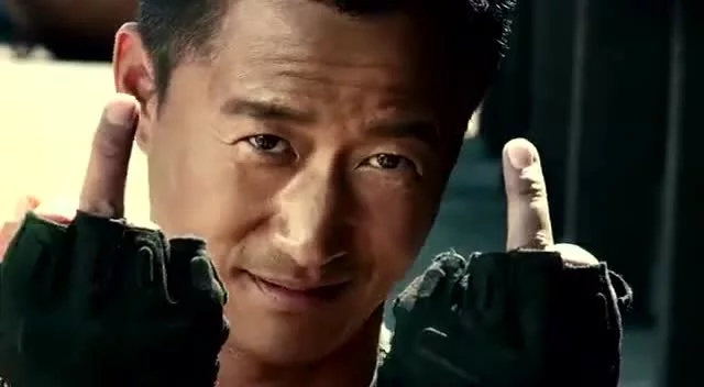 "达康书记"秒变吴京背后的男人 那画面太美不敢看