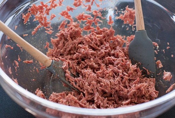 "人造肉"开始流行 比尔盖茨也看上了一家研究"假"牛肉的公司