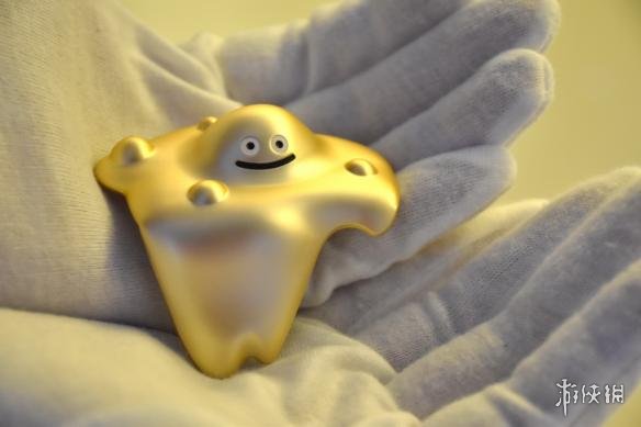 《勇者斗恶龙11》同捆限定版ps4开箱 黄金史莱姆降临