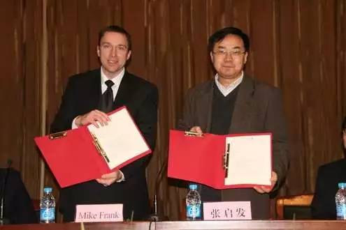 中国力推转基因者张启发背景揭秘!国人看完惊呆了!__财经头条