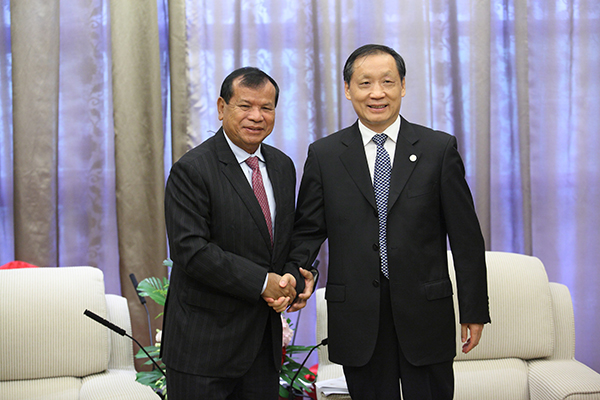 李金早会见柬埔寨旅游部长唐坤