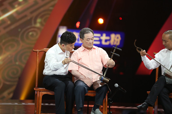 爱徒陈平一说,"自从2008年突发大面积脑梗阻后,师傅就瘫痪了,对于一个