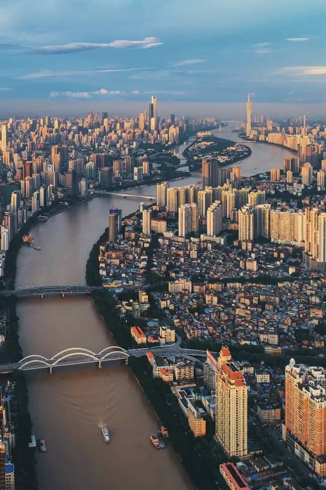 震撼！他拍了3000多张照片，这个你绝未见过的广州秘境，如梦如诗……|如梦|广州日报|体育场_新浪新闻