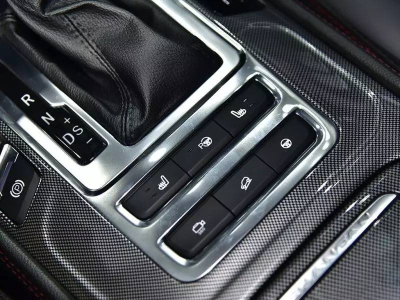 内外交困中，长安CS55能否杀出一条血路？