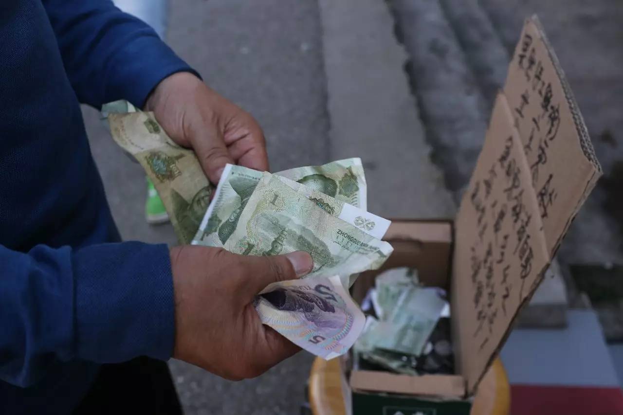 共享零钱现身昆明 不到一周陆续消失 网友质疑:怕是商家故意炒作|零钱|东风广场|正义坊_新浪新闻