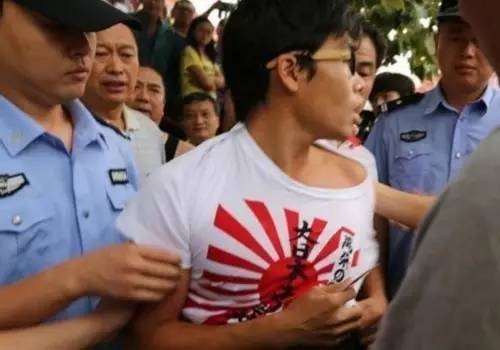 这些pose或装束可能带来大麻烦|泰国|赵薇|寺庙_新浪新闻