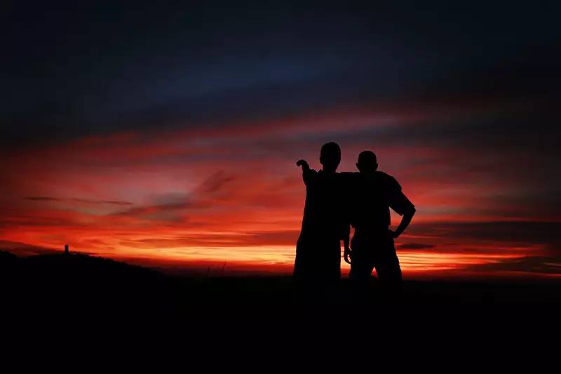 高山之巅,他们的背影撩拨你的心