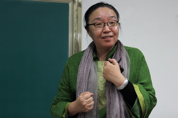 "中国大妈",帐篷戏与东北寓言:讲述时空碎裂下的中国故事