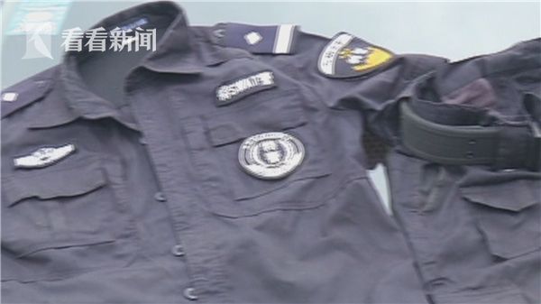 視頻小青年為圓特警夢網購假警服上街耍威風結果遇上真警察