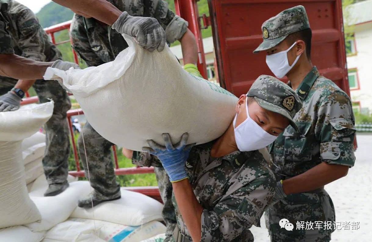军委后勤保障部协同军地粮食部门全力保障抗震救灾部队军粮供应