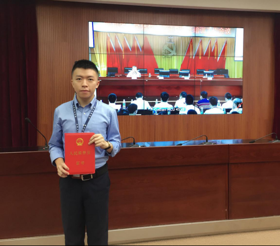 青年的榜样四川90后小伙担任成都市人民监督员