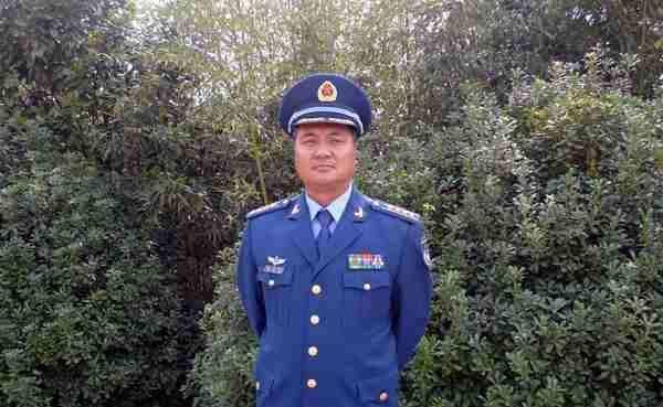 新调整组建的空降兵某军领导成员陆续亮相刘发庆任军长