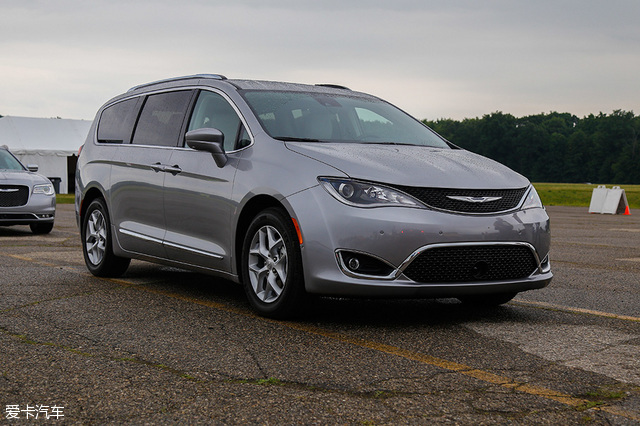 克莱斯勒新大捷龙正式上市 售价49.69万