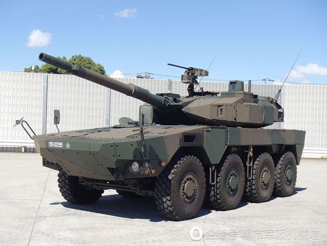 中国st1轮式突击炮亮相装甲日性能远超日本16式战车