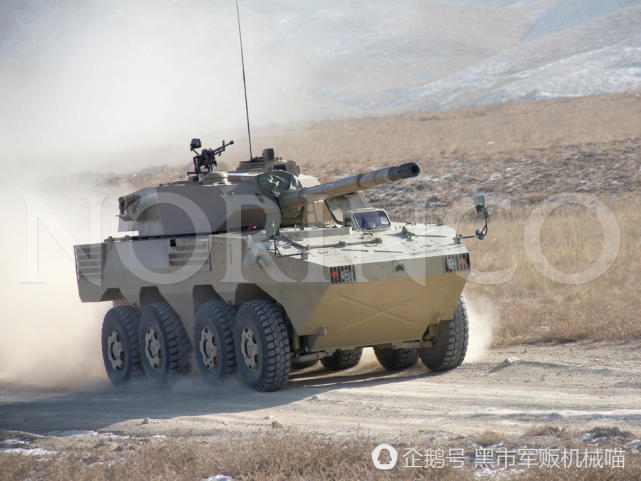 中国st1轮式突击炮亮相装甲日性能远超日本16式战车