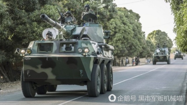 中国st1轮式突击炮亮相装甲日性能远超日本16式战车